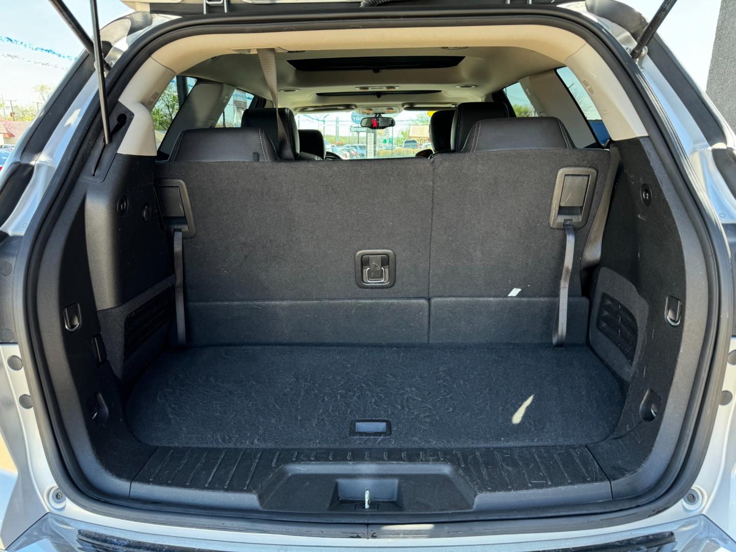 2016 SILVER BUICK ENCLAVE LEATHER (5GAKRBKD9GJ) , located at 5900 E. Lancaster Ave., Fort Worth, TX, 76112, (817) 457-5456, 0.000000, 0.000000 - Photo#5